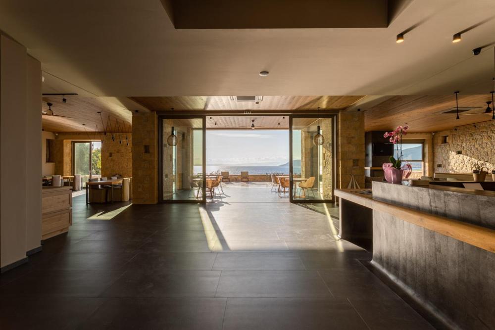 Diapori Suites Hotel 卡德哈米利 外观 照片