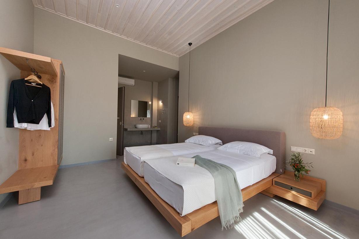 Diapori Suites Hotel 卡德哈米利 外观 照片