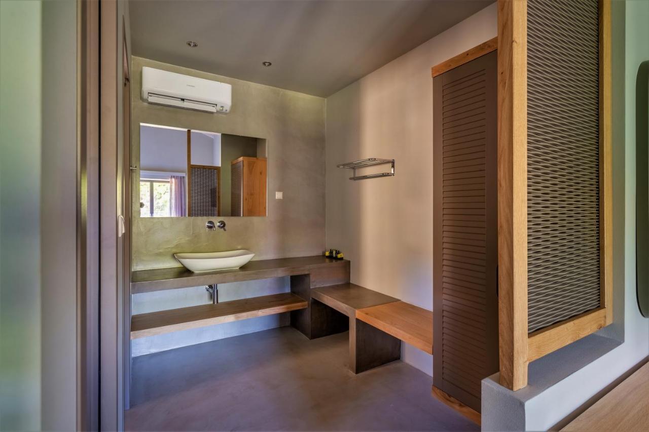 Diapori Suites Hotel 卡德哈米利 外观 照片