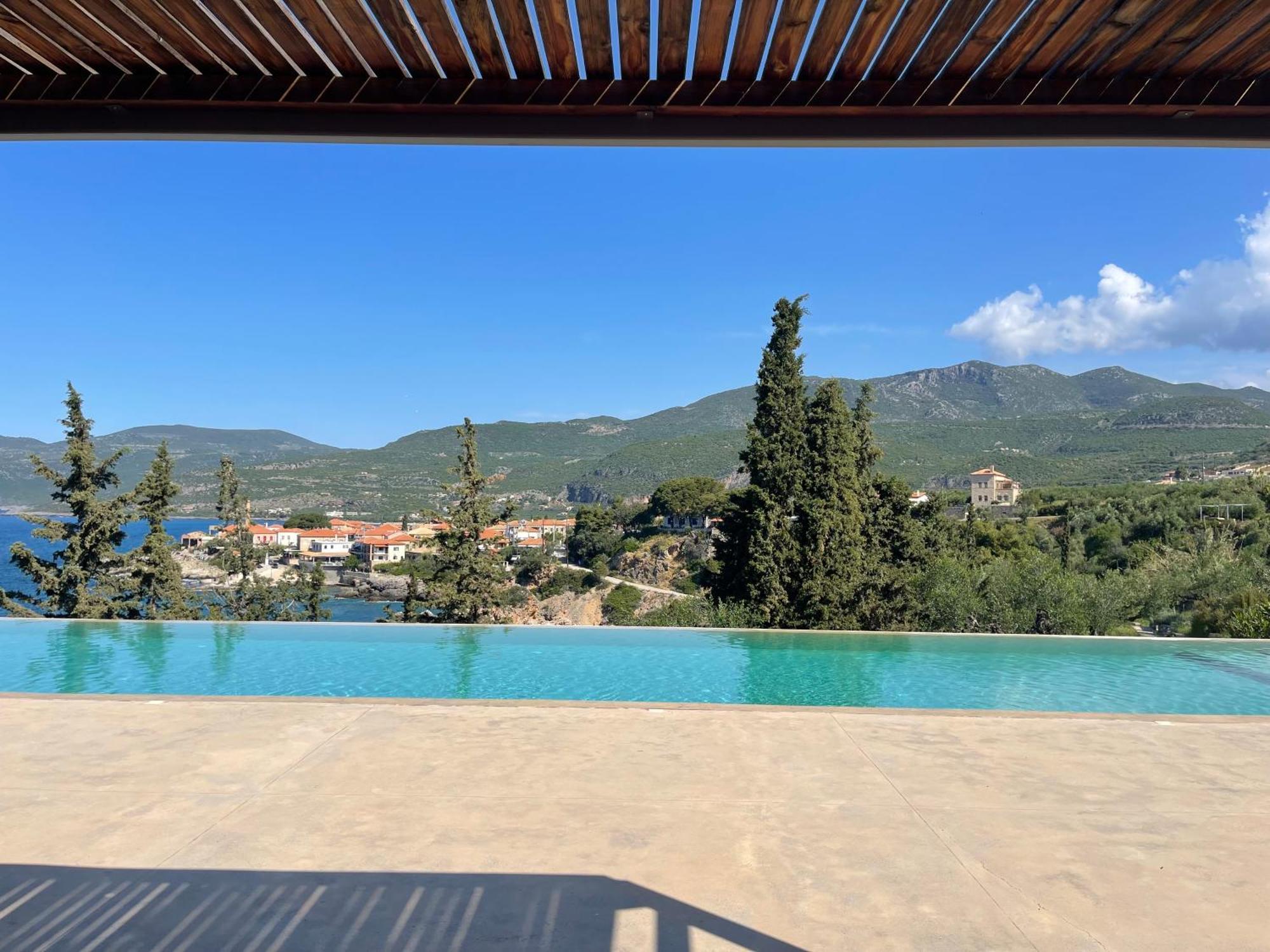 Diapori Suites Hotel 卡德哈米利 外观 照片