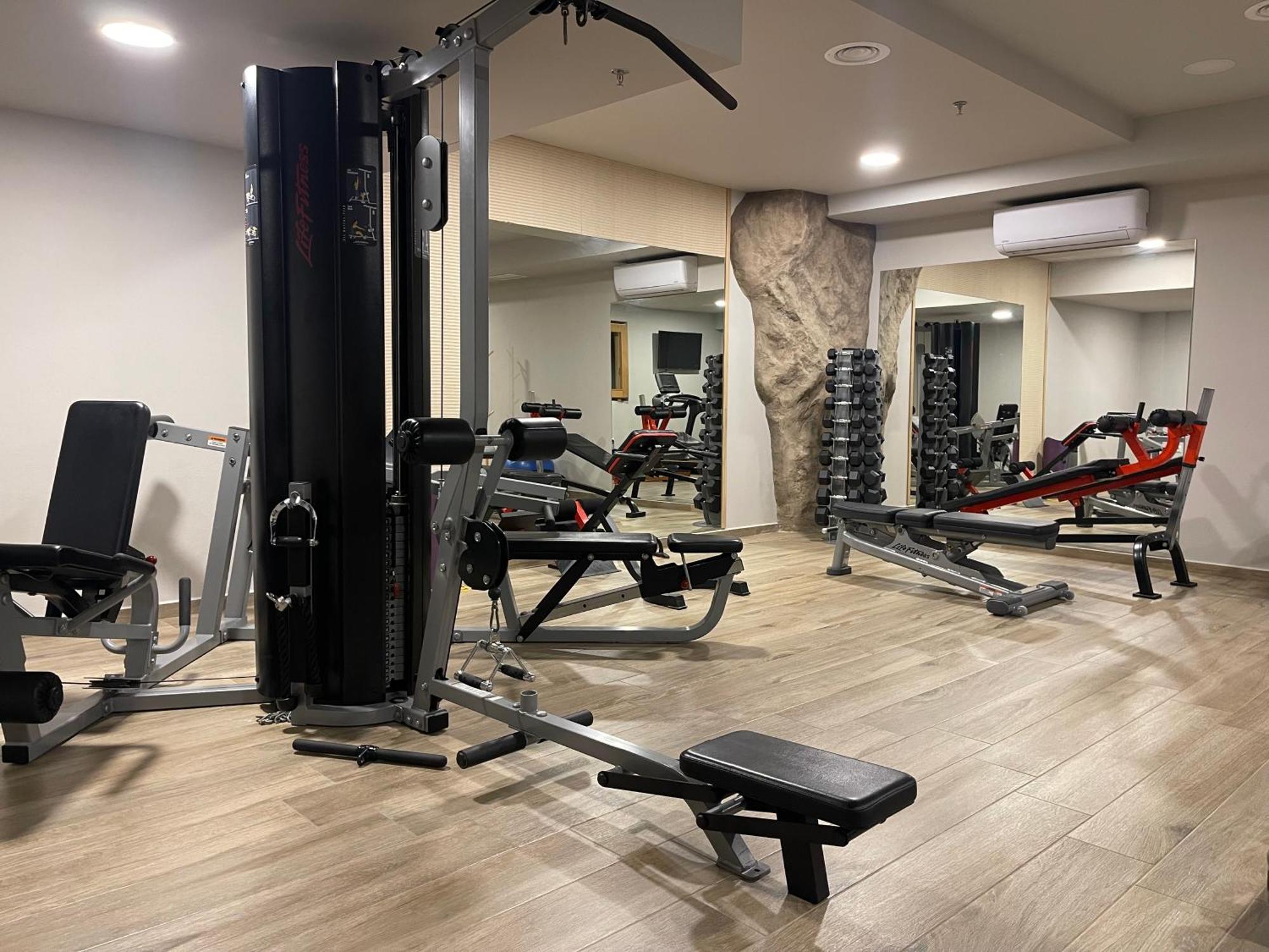 Diapori Suites Hotel 卡德哈米利 外观 照片