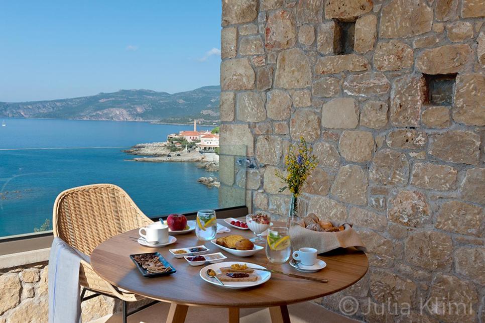 Diapori Suites Hotel 卡德哈米利 外观 照片